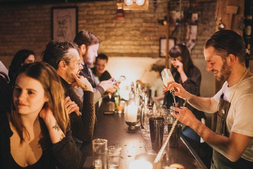 Bartender, Forth, People, Talking