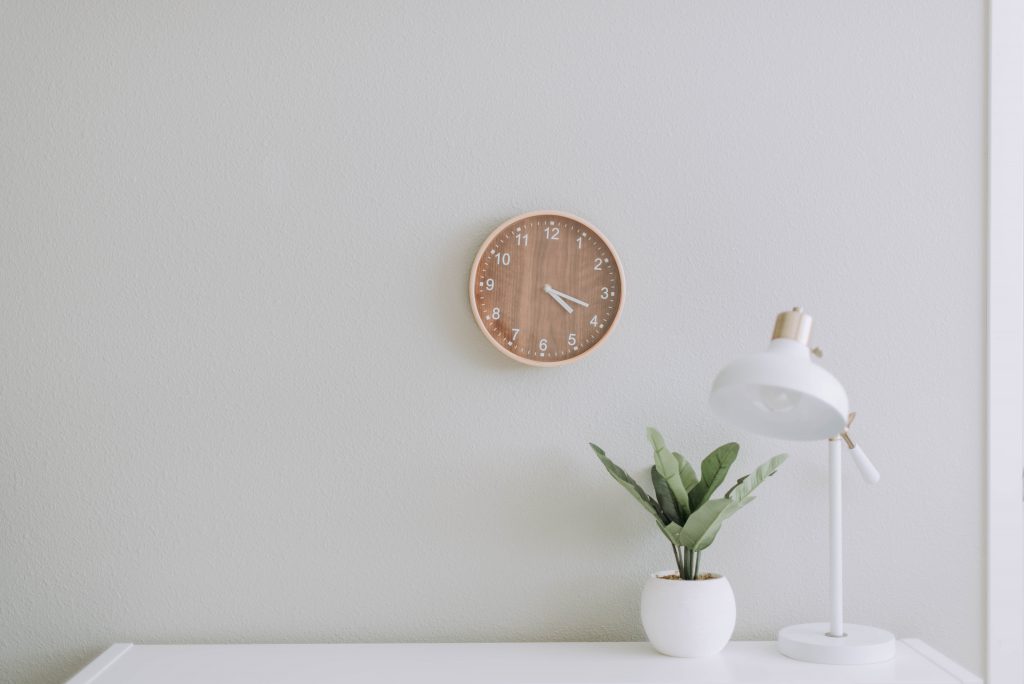 Timeless decor, home decor, apartment decor, classic decor, modern decor, redecorating, furniture, buying, apartment style
