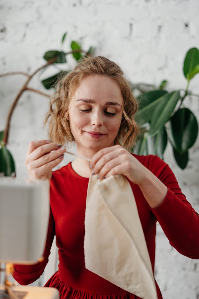 How to Cope in Confinement During Social Distancing, covid-19. self isolation, self quarantine, social distancing, staying home, coronavirus, working from home, non-essential worker